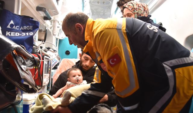 Bitlis'te ekipler yolu kardan kapanan köydeki hasta bebek için seferber oldu