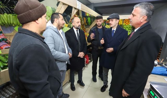 Çukurca Kaymakamı Cebeci ve Belediye Başkanı Demir'den esnaf ziyareti