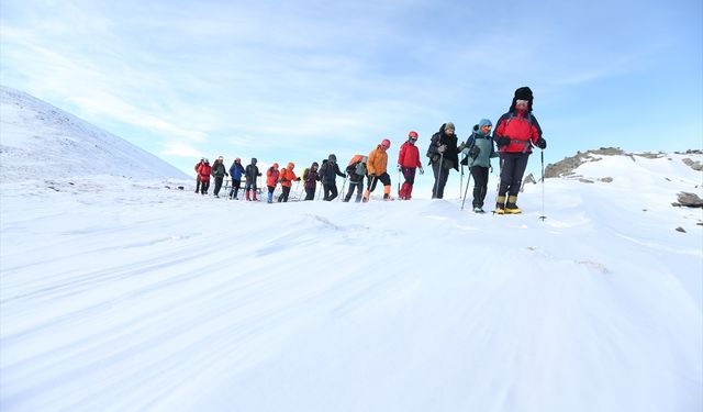 Dağcılar Sarıkamış şehitlerini şehadete yürüdükleri zirvede her yıl anıyor
