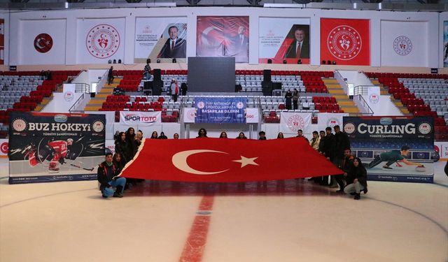 Erzurum'da Buz Hokeyi Kış Spor Oyunları'nın açılışı yapıldı
