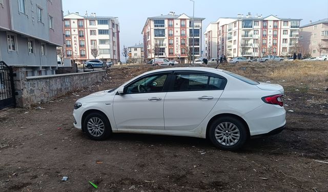 Erzurum'da 'dur' ihtarına uymayan ehliyetsiz sürücüye 42 bin lira ceza