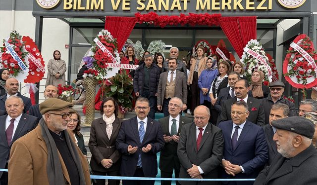 Iğdır'da iş insanının yaptırdığı bilim ve sanat merkezi hizmete açıldı