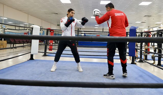 Milli boksör, Avrupa şampiyonu babasının olimpiyat hayalini gerçekleştirmek için çalışıyor