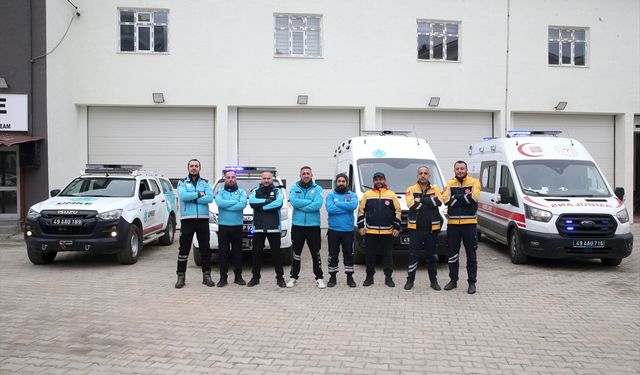 Muş'ta UMKE görevlileri, zorlu eğitimlerle çetin kış şartlarına hazırlanıyor