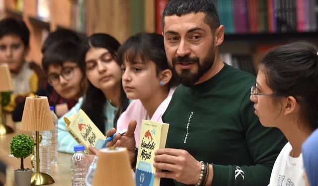 Öğretmenler 'kitap tahlili' ile öğrencilere okuma alışkanlığı kazandırıyor