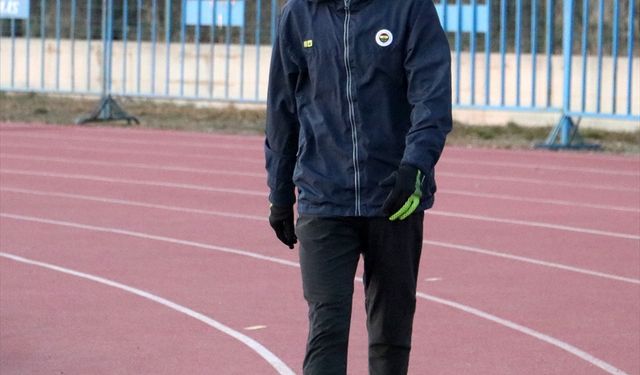 Rekortmen atlet Ömer Faruk, Avrupa ve dünya şampiyonalarına hazırlanıyor