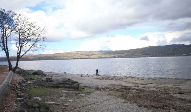 SAPANCA GÖLÜ ALARM VERİYOR - Tarihin en düşük seviyesini gören Sapanca Gölü için koruyucu çalışmalar yürütülecek
