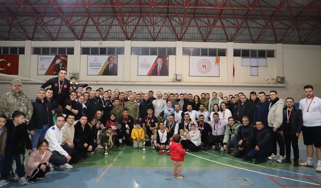 Şemdinli'de voleybol turnuvası düzenlendi