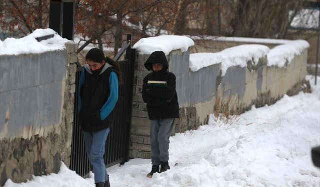 Tunceli, Erzurum, Ardahan ve Kars'ta 266 yerleşim yerine ulaşım sağlanamıyor
