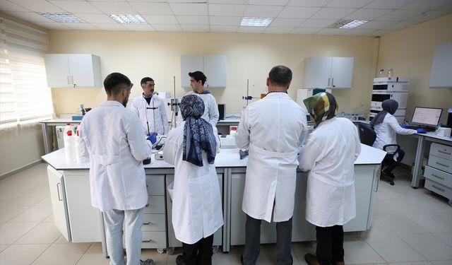 Üniversite laboratuvarında üretilen ürünlerle temizlik giderlerinden 1 milyon lira tasarruf hedefleniyor