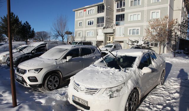 Van, Hakkari, Bitlis ve Muş'ta kar nedeniyle 925 yerleşim yerinin yolu kapandı