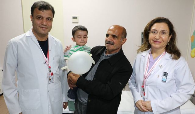 Van'da kalbi yarım doğan bebek, İstanbul'da uygulanan tedaviyle hayata tutundu