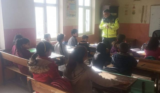 Van'da öğrencilere trafik eğitimi verildi
