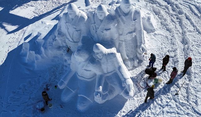 Sarıkamış şehitleri anısına yapılan kardan heykeller tamamlandı