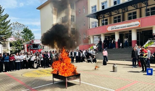 Bingöl'de 6 bin 100 kişiye yangın ve tahliye eğitimi