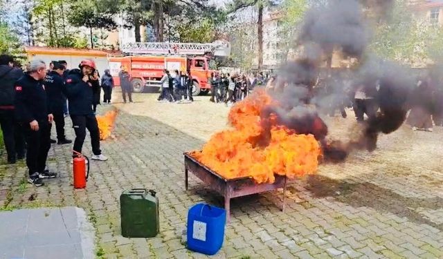 Bingöl'de okullarda yangın ve tahliye uygulamaları yapıldı