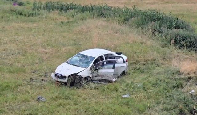 Bingöl'de kontrolden çıkan otomobil araziye uçtu: 3 yaralı