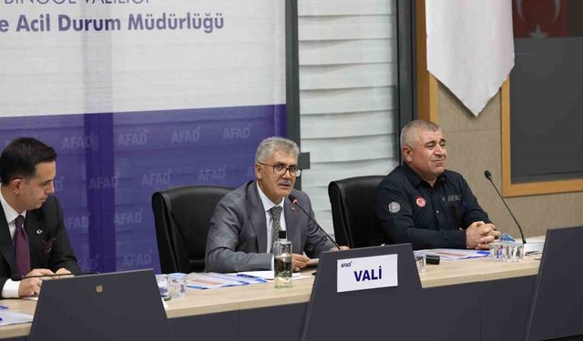 Vali Çelik: 'Ruhsatsız ve ruhsata aykırı hiçbir yapıya müsaade etmemeliyiz'
