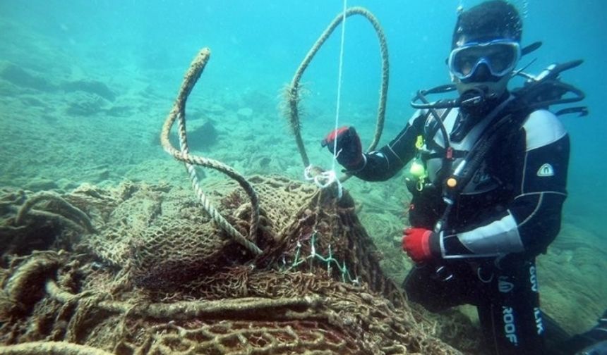 Aydın’da denizler hayalet ağlardan temizleniyor