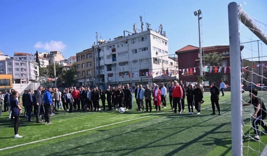 Beyoğlu’nda bir spor tesisi ve sosyal merkez daha açıldı