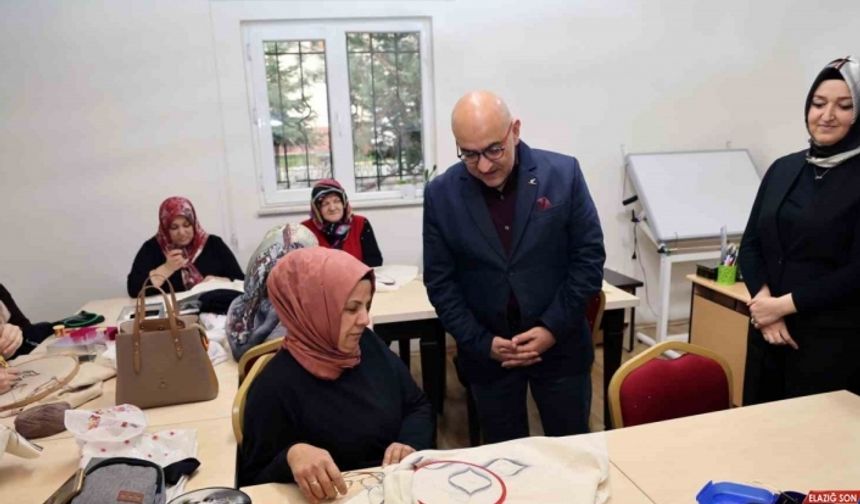 Milletvekili Cıngı: "Sosyal belediyeciliğin en güzel örnekleri Talas’ta"