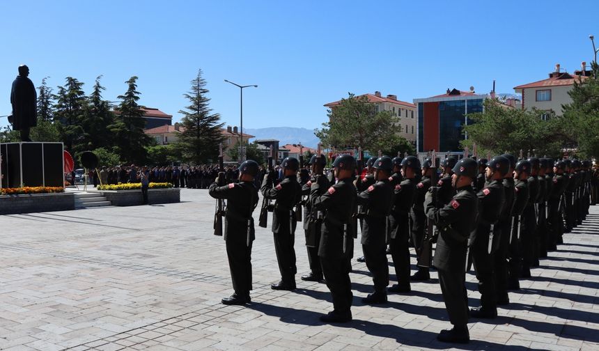 Atatürk'ün Erzincan'a gelişinin 106'ncı yıl dönümü törenle kutlandı