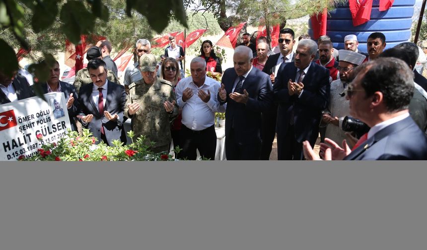 Diyarbakır ve Elazığ'da 15 Temmuz şehitleri kabirleri başında anıldı