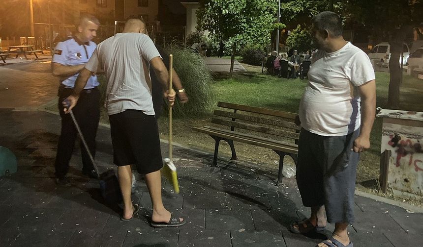 Yalova'da zabıta ekipleri parkta çekirdek kabuklarını yere atanlara temizlik yaptırdı