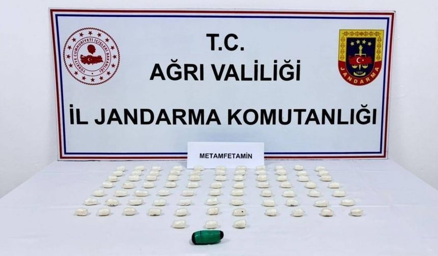 Ağrı'da üzerlerinde uyuşturucu ele geçirilen 2 şüpheli gözaltına alındı