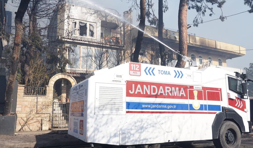 GÜNCELLEME 7 - Çanakkale'de çıkan orman yangınına müdahale ediliyor