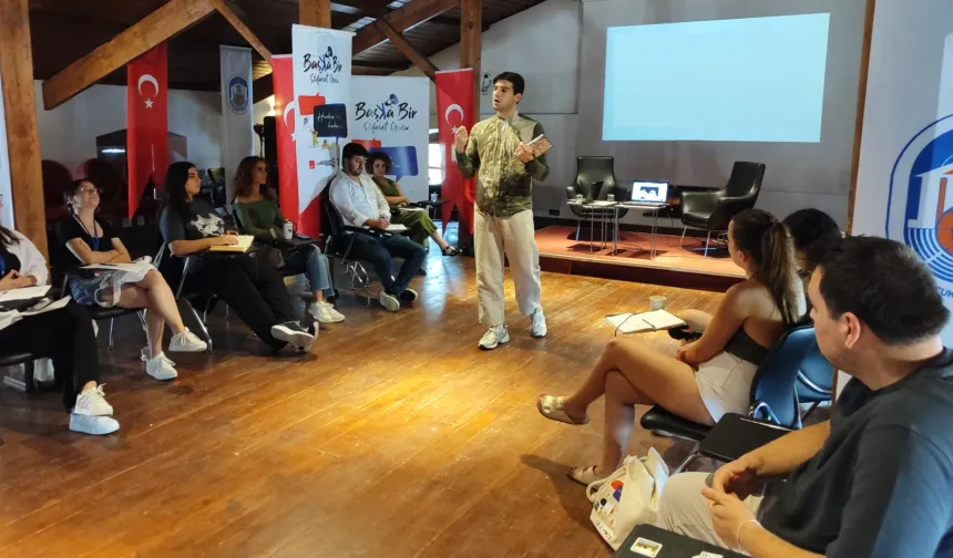  İsveç Milletvekili Castro, gençlerle Efes Selçuk’ta Buluştu