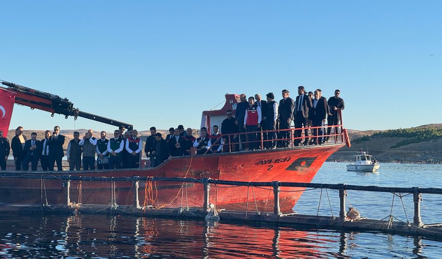 Bakan Yumaklı, Tunceli'de Mersin balığı üretim tesisini inceledi: