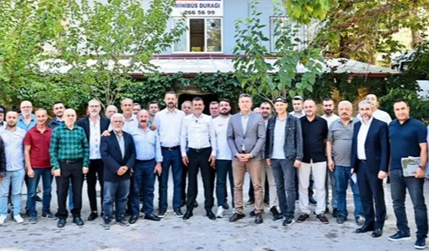 Başkan Çavuşoğlu minibüs şoförleriyle buluştu