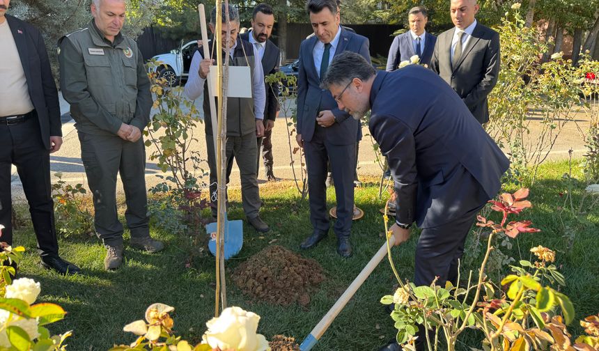 Tarım ve Orman Bakanı Yumaklı, Tunceli Valiliğini ziyaret etti