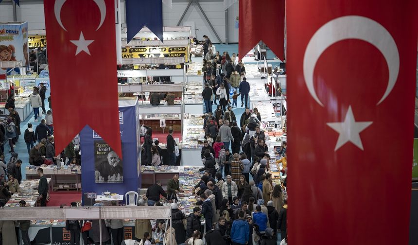 '7. Doğu Anadolu Erzurum Kitap Fuarı' son gününde ziyaretçilerini ağırlıyor