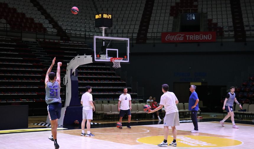 Anadolu Efes, yarın Antalya'da konuk edeceği Bayern Münih maçının hazırlıklarını tamamladı