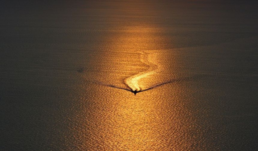 Antalya'da gün batımı güzel görüntü oluşturdu