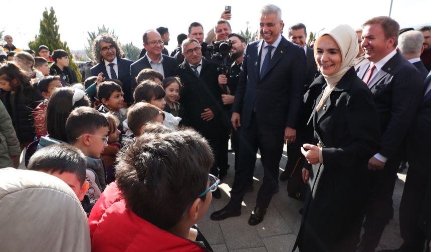 Sağlık Bakanı Memişoğlu, Erzincan'daki sempozyumda konuştu: