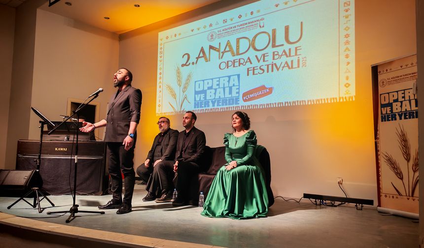 Tunceli'de 'Anadolu Ezgileri' konseri düzenlendi