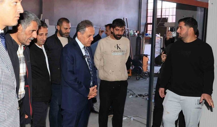 Vali Usta, asfalt çalışmalarını inceledi