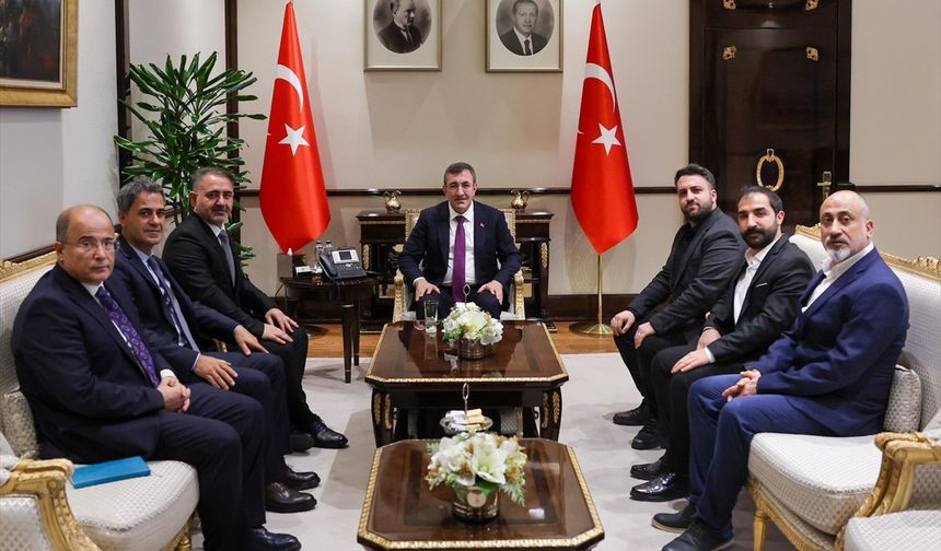 Bingöl Basın Konseyi, Cumhurbaşkanı Yardımcısı Cevdet Yılmaz'ı ziyaret etti