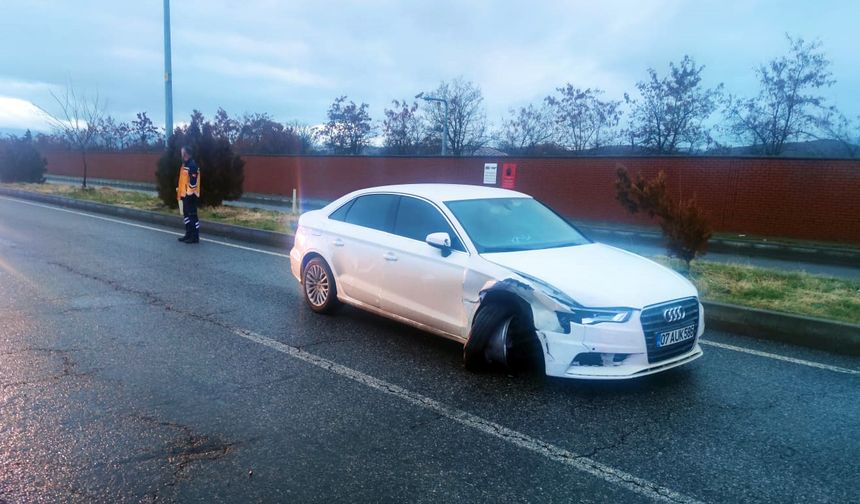 Bingöl'de çarpışan iki otomobildeki 6 kişi yaralandı