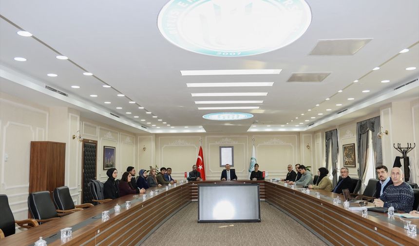 Bitlis'te projeleri kabul edilen öğrencilere teşekkür belgesi verildi