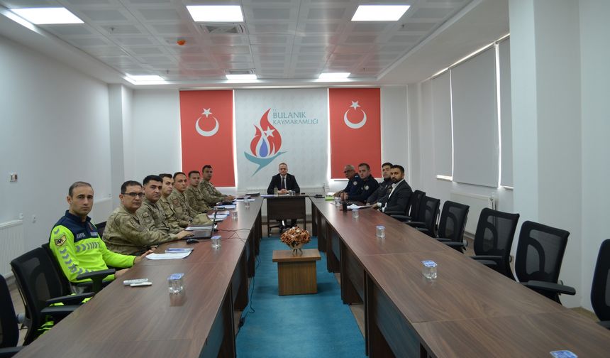Bulanık'ta Güvenlik ve Asayiş Toplantısı yapıldı