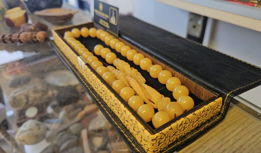 Çıraklıktan devlet sanatçılığına uzanan tespih ustası mesleğine 40 yılını verdi