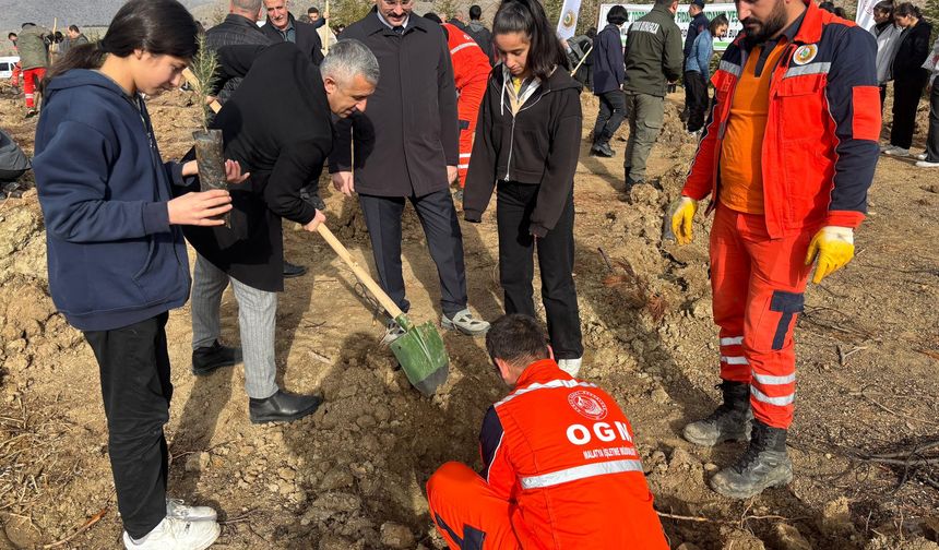 Doğanşehir'de 'Doğa Bizim İçin Önemli' projesi kapsamında fidan dikildi