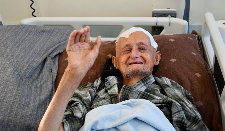 Felç geçirmesine neden olan tümörden 4 saatlik ameliyatla kurtuldu