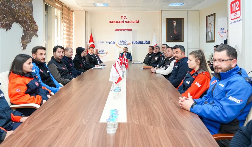 Hakkari Valisi Çelik'ten AFAD İl Müdürlüğüne ziyaret