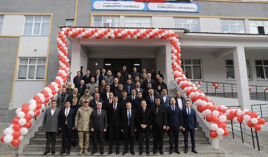 Hakkari yapımı tamamlanan kamu binaları açıldı