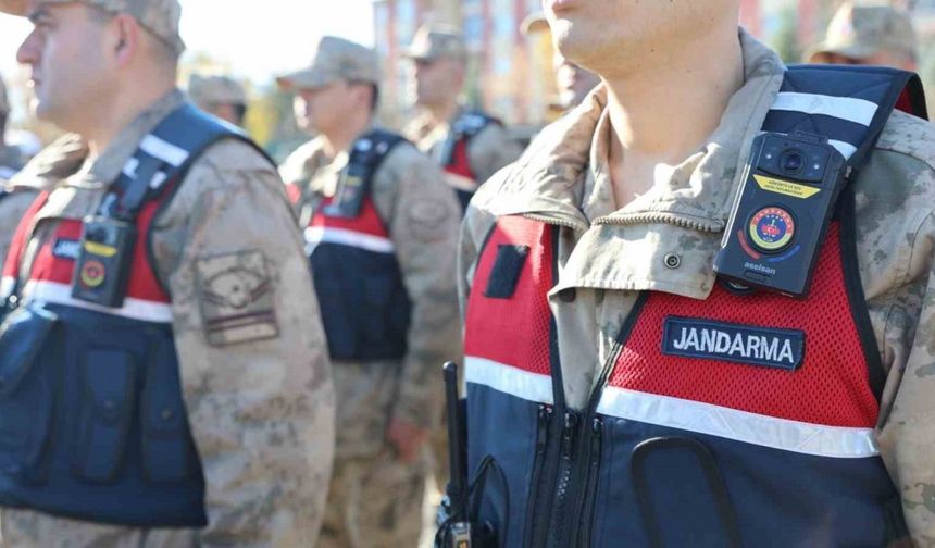 Jandarma ekiplerine yeni nesil yaka kameraları teslim edildi
